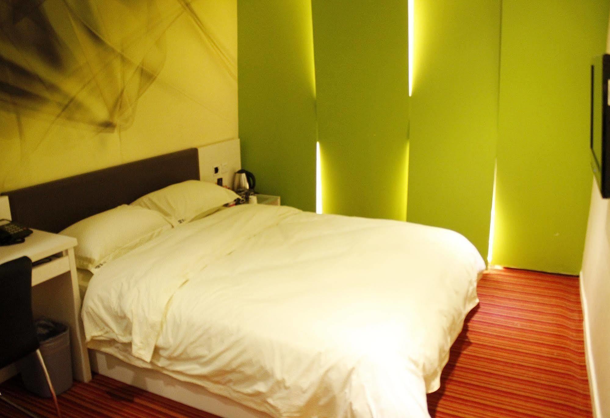 52 Hotel Liuzhou Exterior photo